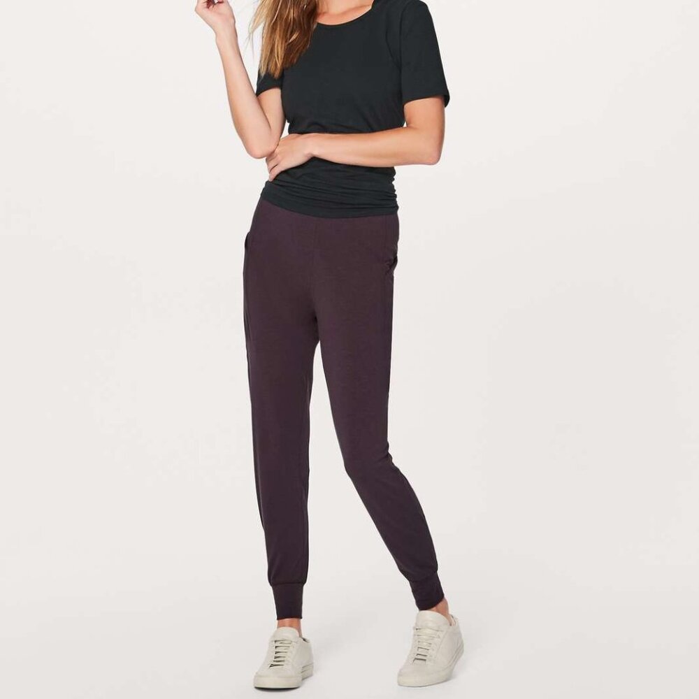 *Sold* Lululemon Meant To Move HR Joggers - Picture 5 of 6